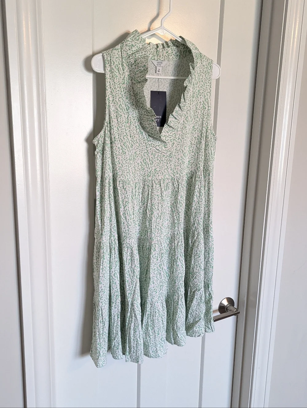 Crown & Ivy NWT Ruffle Neck Tiered Mini Dress - Green and Pink sz M - Picture 2 of 5